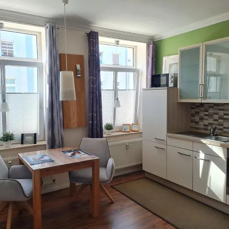 In Schlossnaehe * Schwerin (Mecklenburg-Vorpommern)