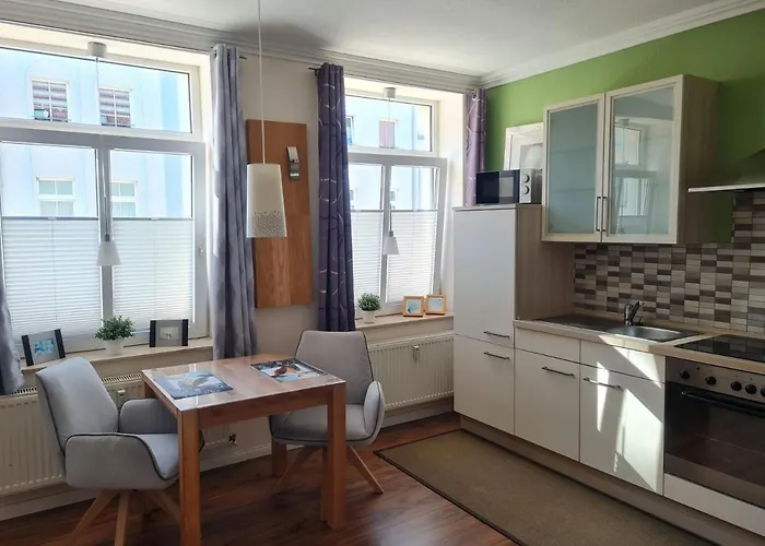 In Schlossnaehe * Schwerin (Mecklenburg-Vorpommern)